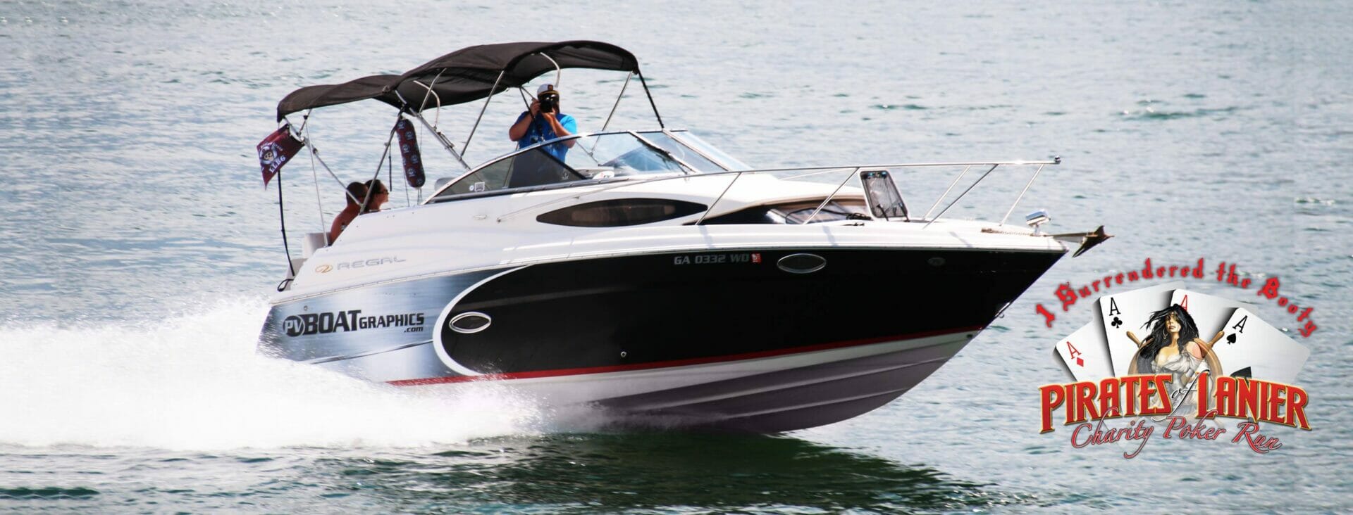 Pirates Lanier boat wrap in action on water